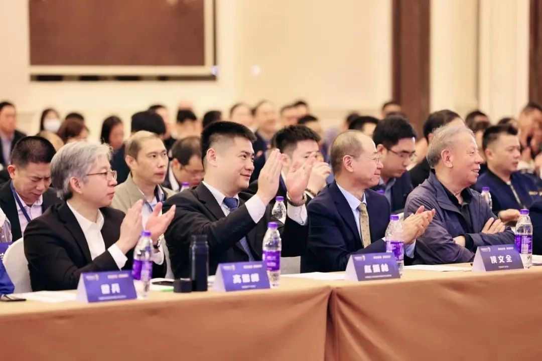 亞地斯集團(tuán)榮獲中國陶瓷工業(yè)協(xié)會瓷磚粘貼技術(shù)專業(yè)委員會榮譽(yù)表彰